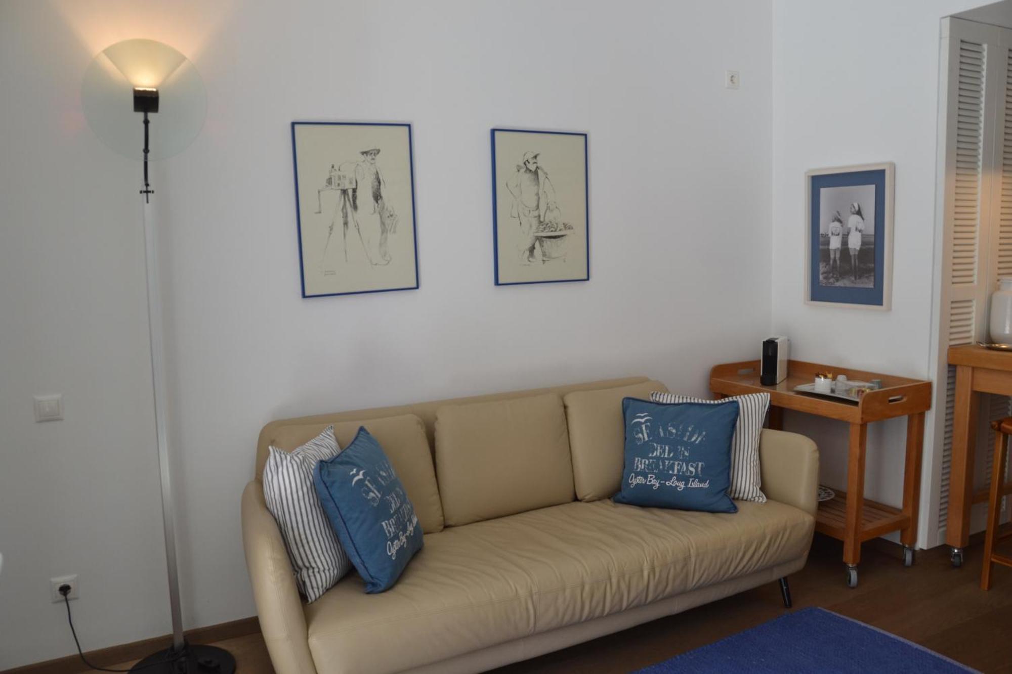 Vouliagmeni Seaside Flat * Ateny