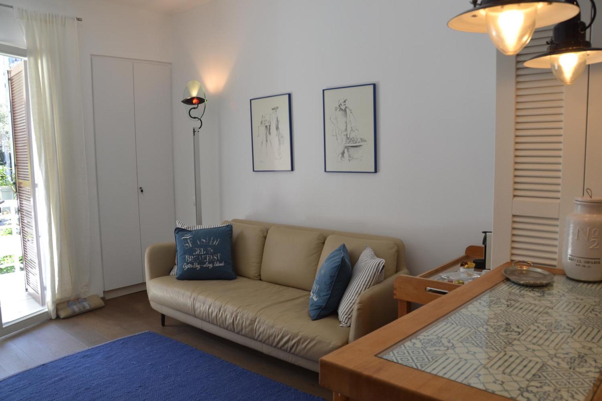 Vouliagmeni Seaside Flat Apartament
